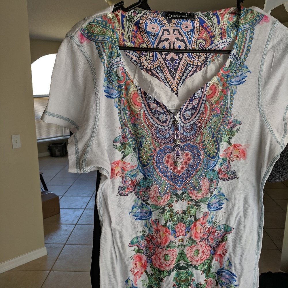 New Directions t-shirt top multicolor casual wear